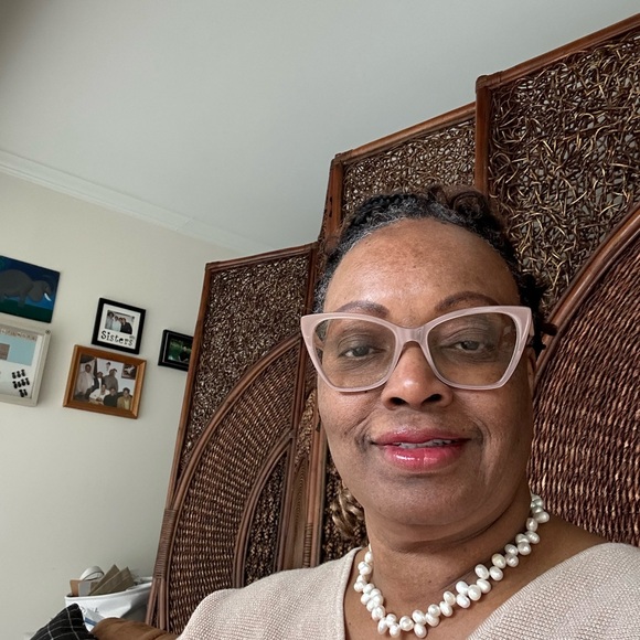 Meet your Posher, Linda - Picture 2 of 2